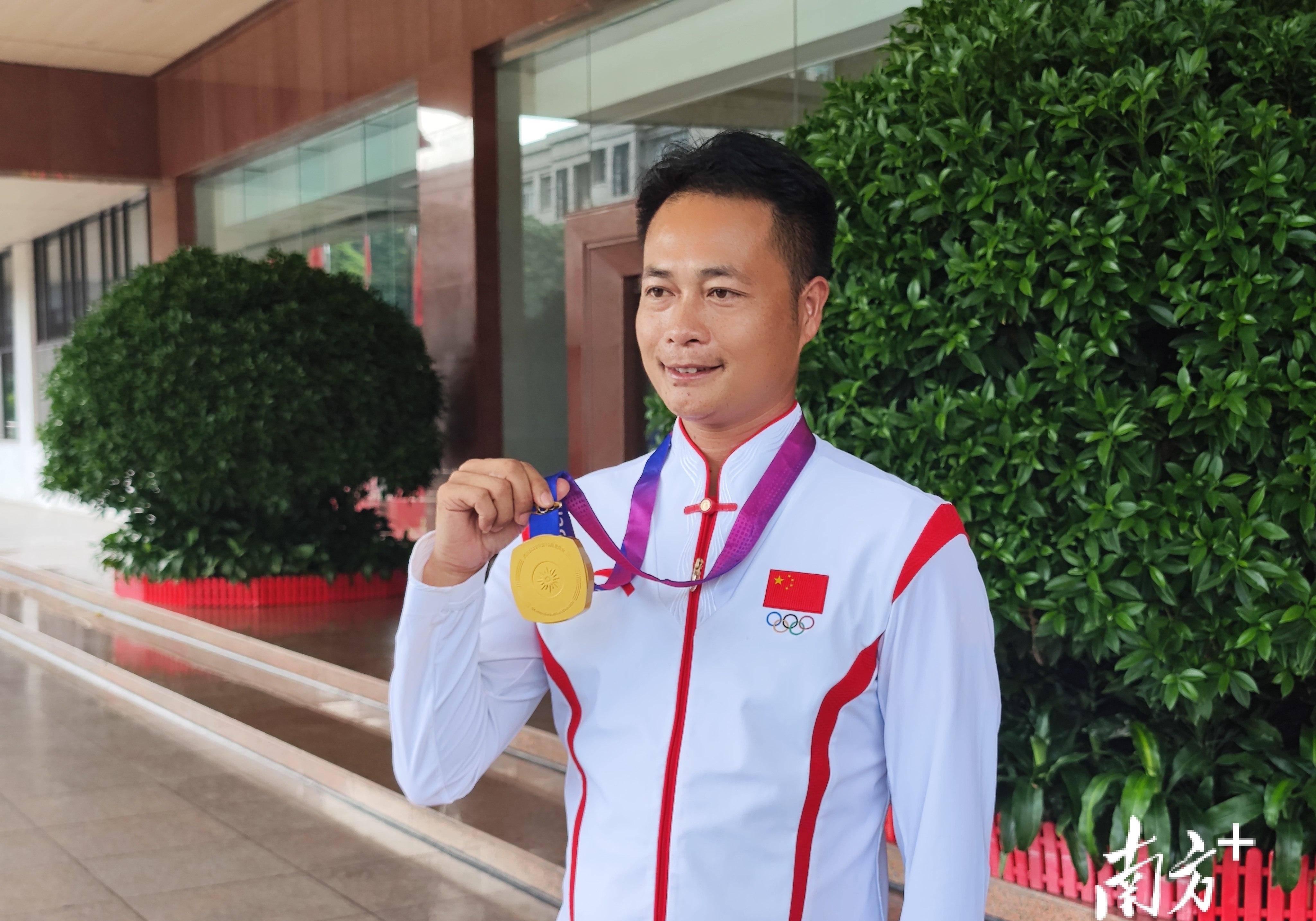 乐鱼体育平台app下载-包含比赛中的“铁杆”运动员：坚持不懈的精神体验的词条