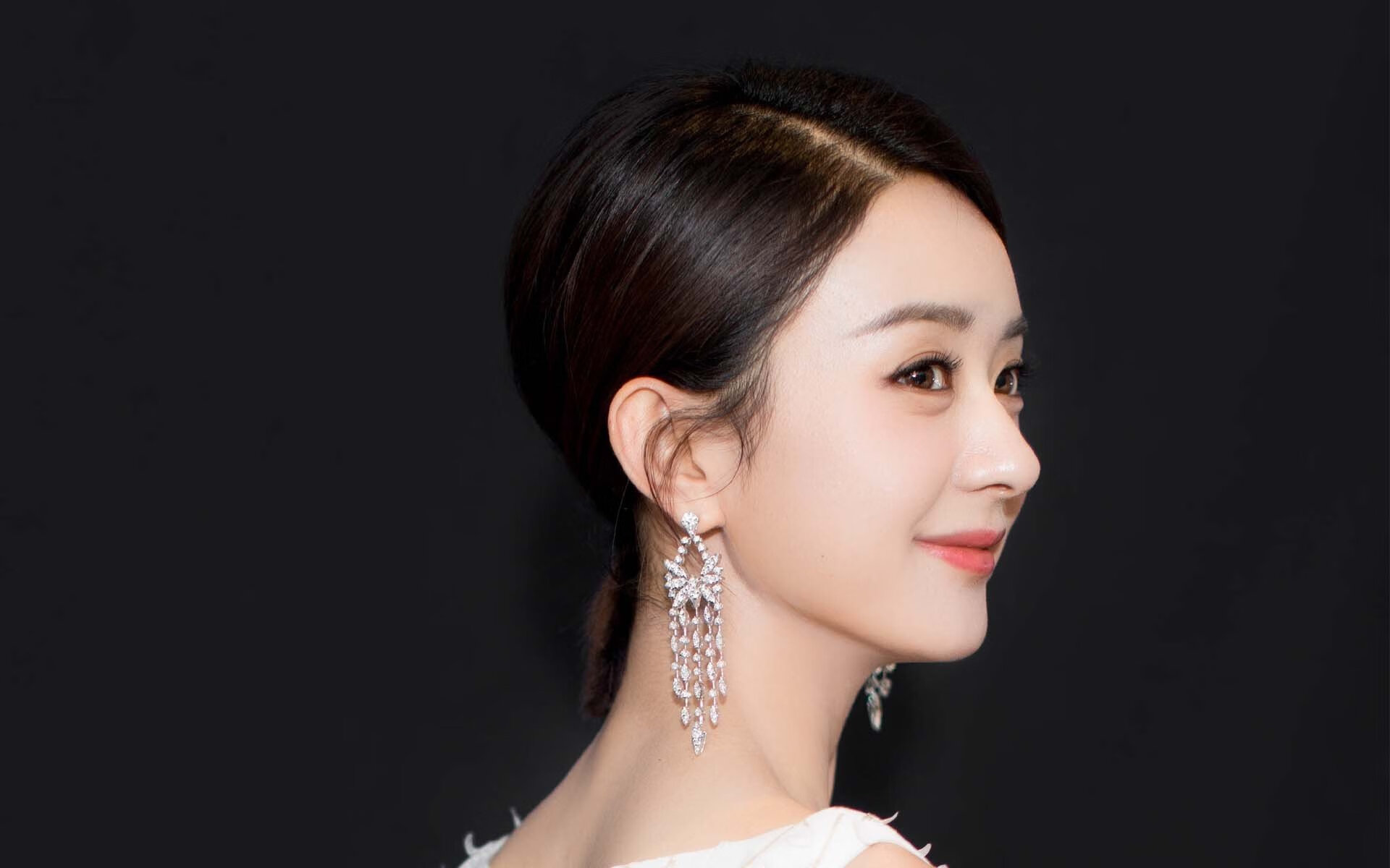 乐鱼官方登录入口-英超球员体能训练新趋势，英超训练足球