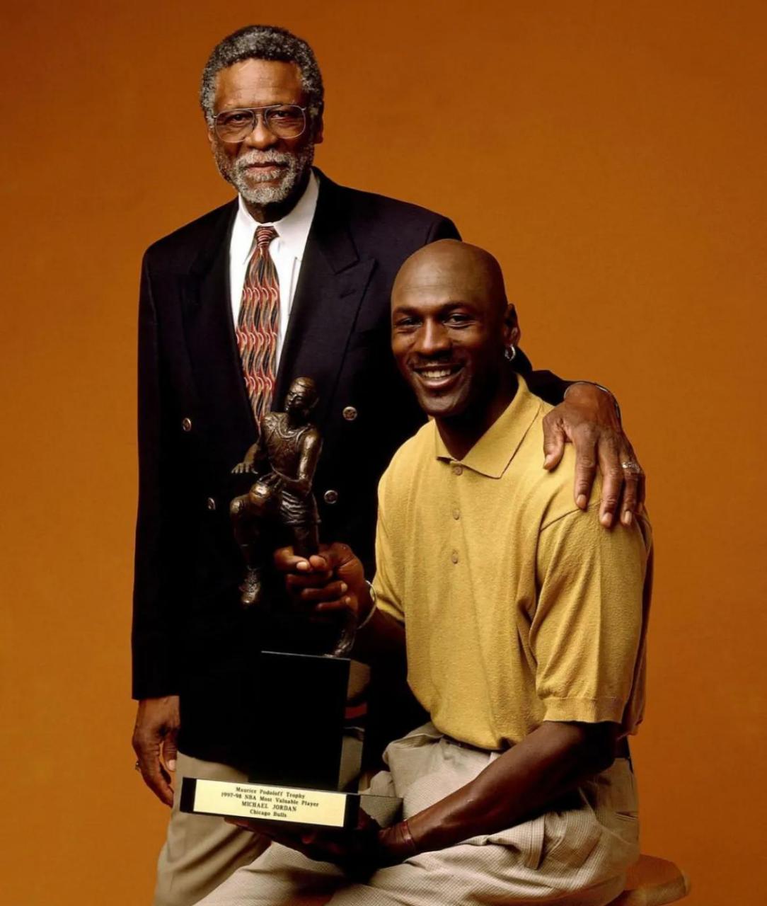 乐鱼体育:NBA球星纪录片:讲述比尔·拉塞尔的传奇一生的简单介绍 乐鱼体育:NBA球星纪录片:讲述比尔·拉塞尔的传奇一生的简单介绍