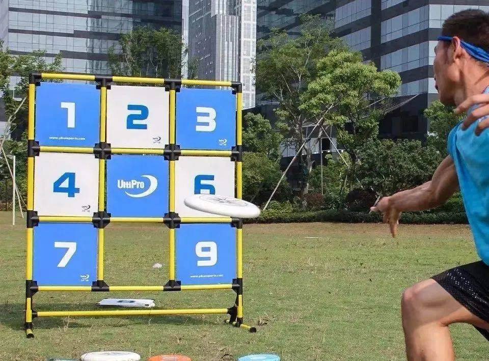 乐鱼体育App下载-乐鱼体育:勇士队王朝的秘密：团队合作，永不放弃的简单介绍