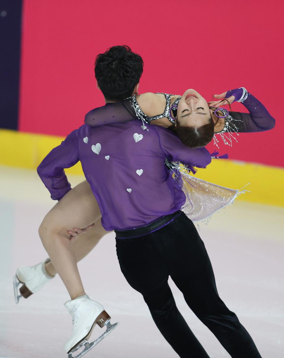 leyu乐鱼体育综合-包含乐鱼体育:花样滑冰世锦赛，冰上芭蕾美轮美奂的词条