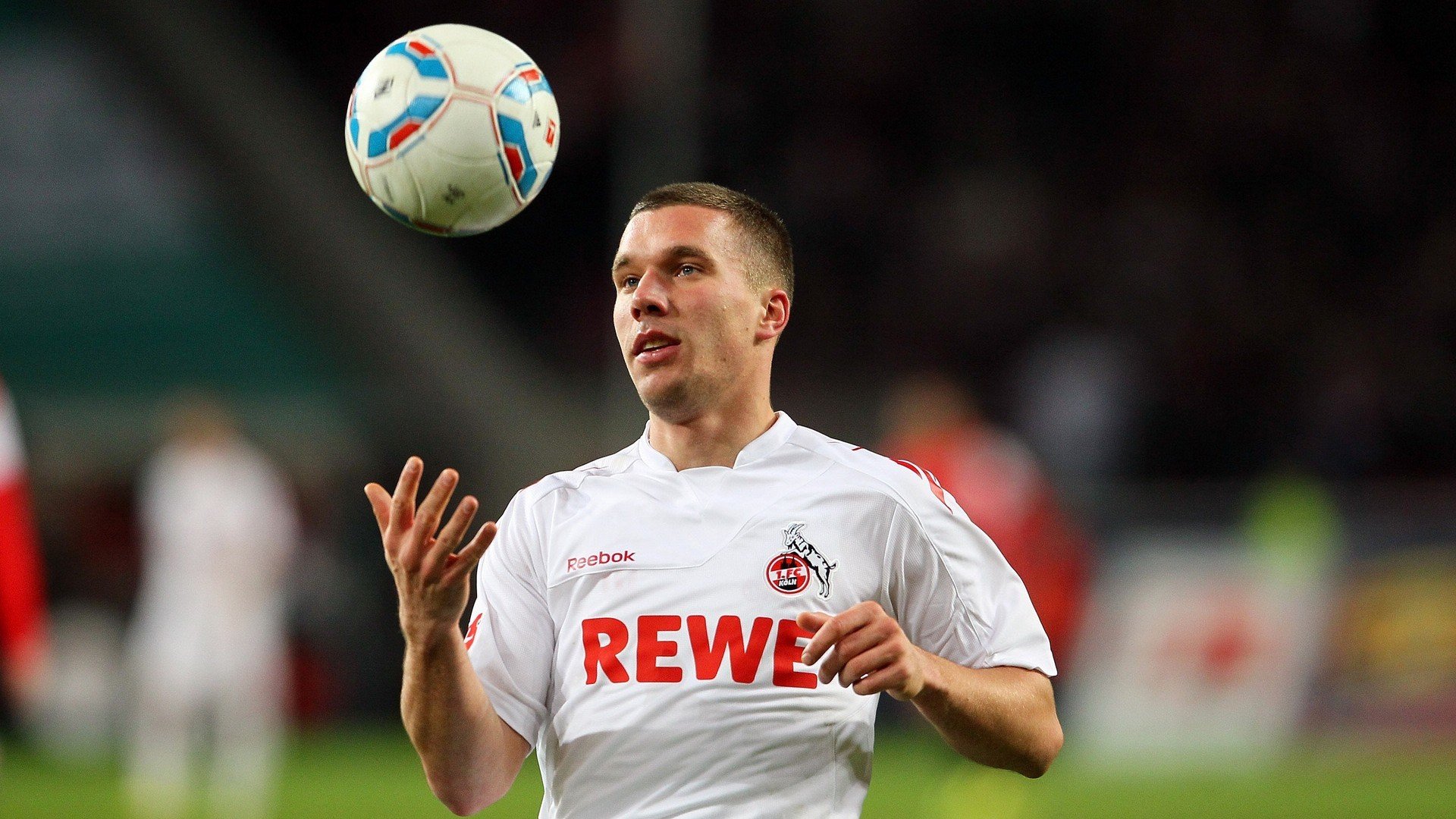 大型水上飞人表演，激流与空中的极限挑战，水上飞人有危险吗