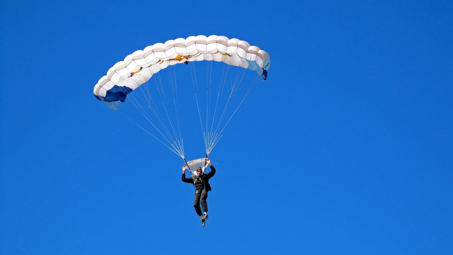 乐鱼（LEYU）体育-德国女子70公斤级柔道选手米里亚姆·布特克雷特获得银牌，法国柔道冠军泰德 里内